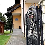 Sutjeska 아파트 *